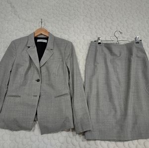 M.M.LaFleur lightweight wool Hoffman blazer and Cobble Hill skirt set